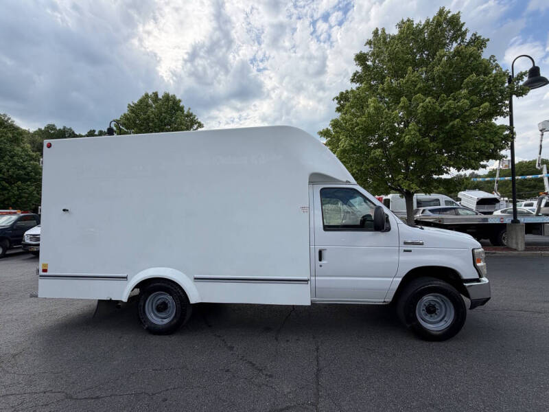 2015 Ford E-Series E-350 SD