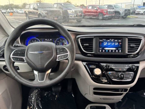 2020 Chrysler Voyager LX