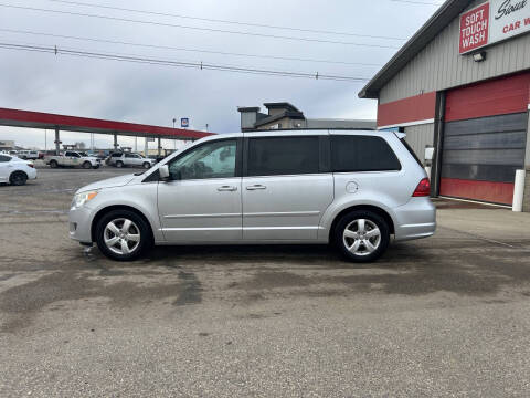 2011 Volkswagen Routan SE