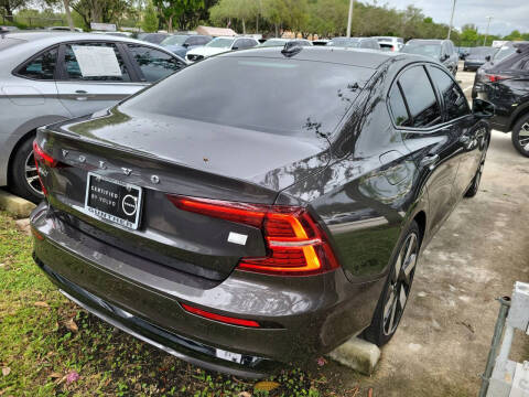 2024 Volvo S60 Recharge T8 Plus Dark Theme
