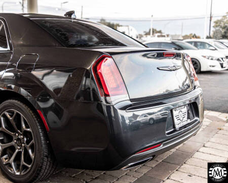 2017 Chrysler 300