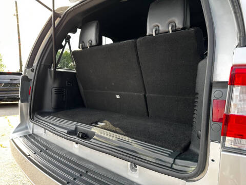 2016 Lincoln Navigator Select