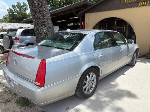 2011 Cadillac DTS Luxury Collection