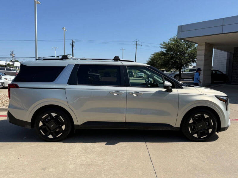 2025 Kia Carnival EX