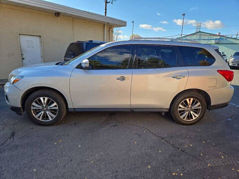 2020 Nissan Pathfinder SV