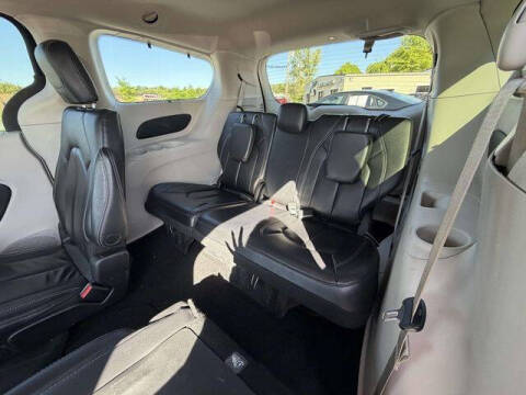 2022 Chrysler Pacifica Touring L