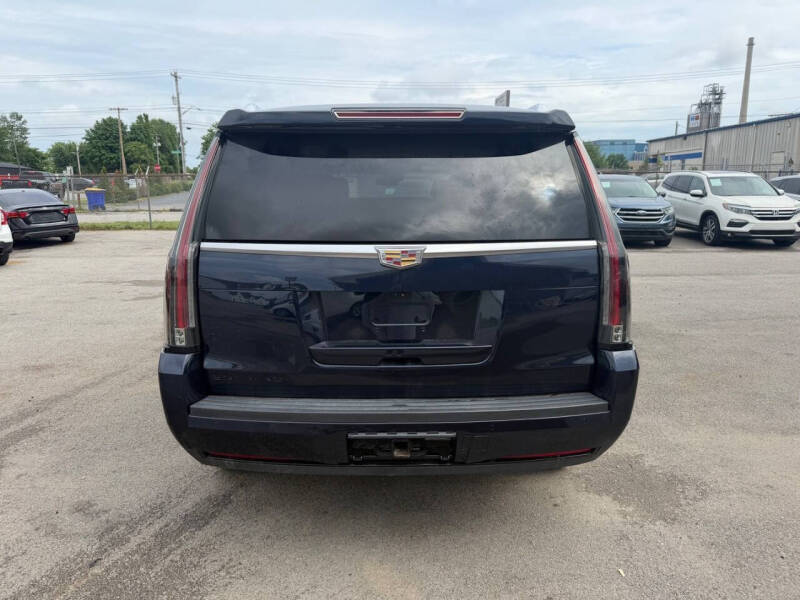 2017 Cadillac Escalade Luxury
