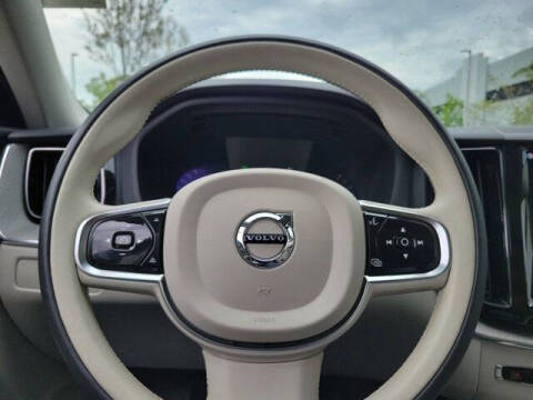 2024 Volvo XC60 B5 Plus Dark Theme