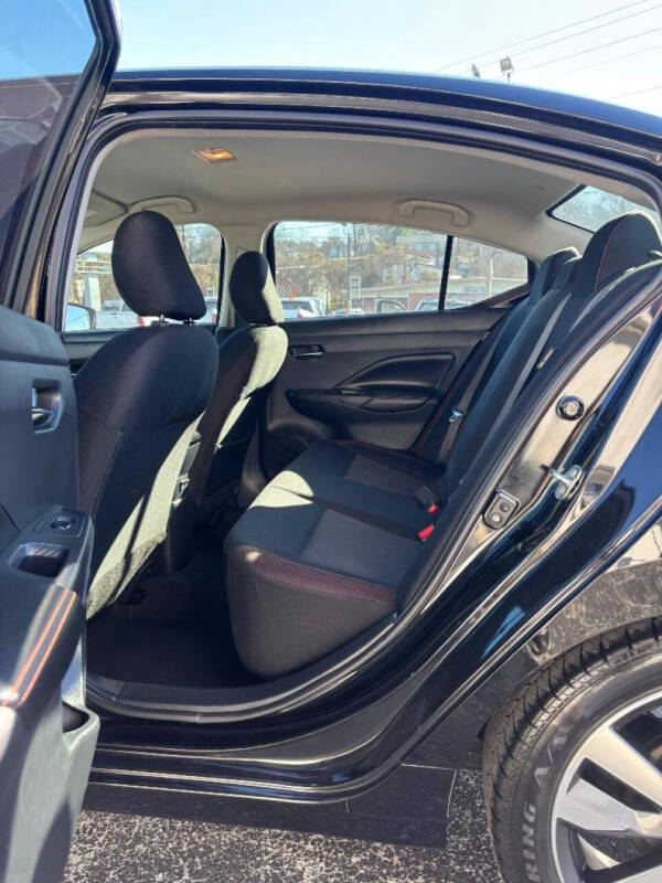 2021 Nissan Versa SR