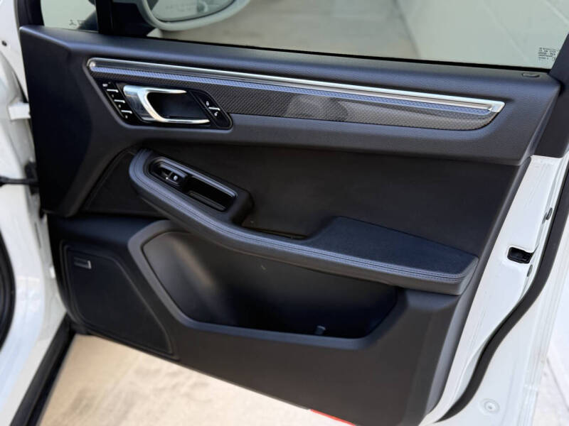 2015 Porsche Macan S