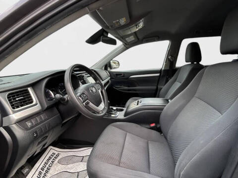 2019 Toyota Highlander LE