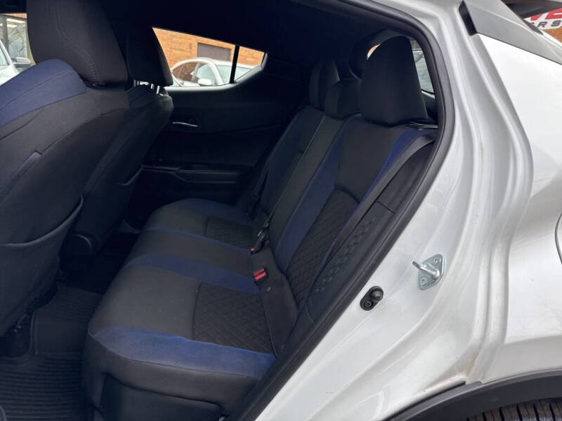 2022 Toyota C-HR XLE