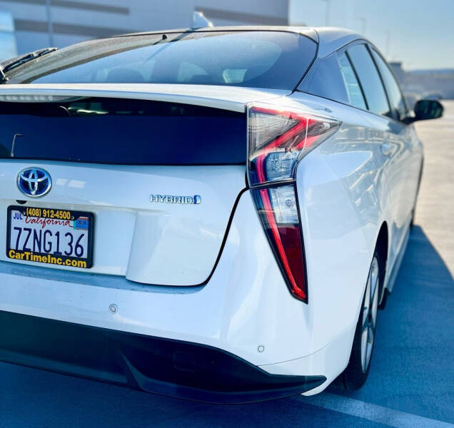 2017 Toyota Prius Four Touring