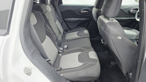 2015 Jeep Cherokee Sport