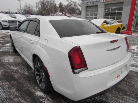 2017 Chrysler 300