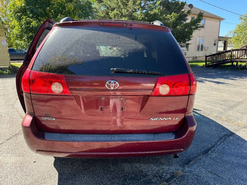 2008 Toyota Sienna LE photo 16