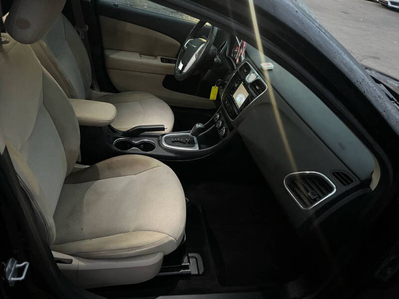 2011 Chrysler 200 Touring