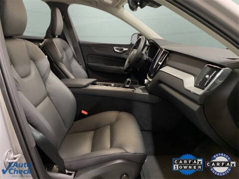 2025 Volvo XC60 B5 Plus Dark Theme