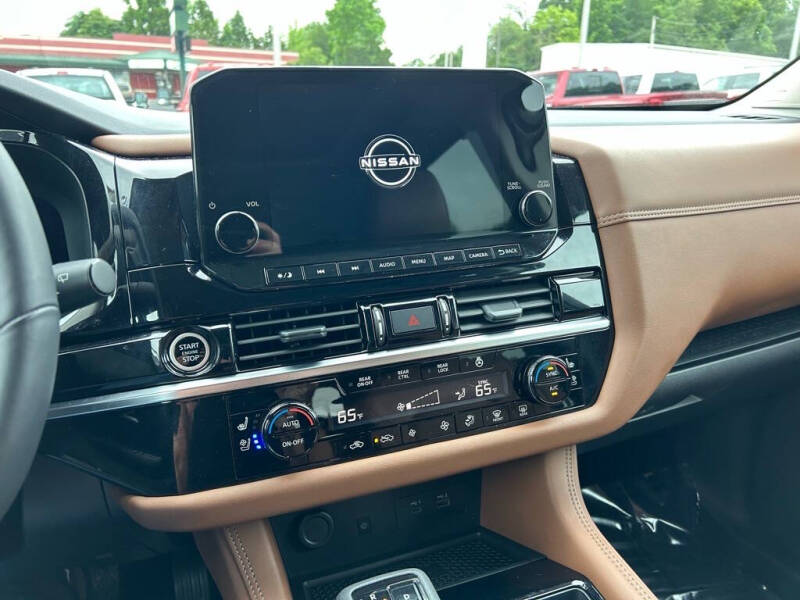 2024 Nissan Pathfinder Platinum