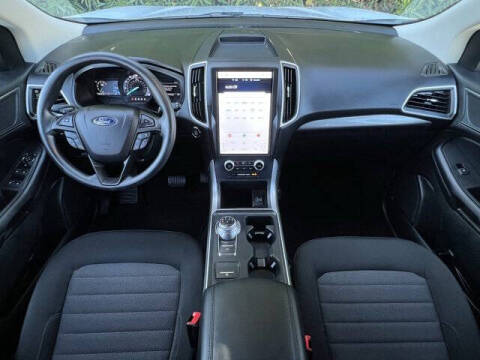 2022 Ford Edge SE