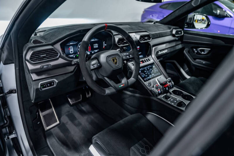 2024 Lamborghini Urus Performante