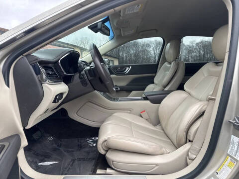 2017 Lincoln Continental Premiere