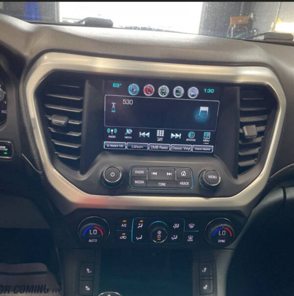 2017 GMC Acadia SLT-1