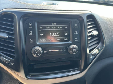 2017 Jeep Cherokee Sport