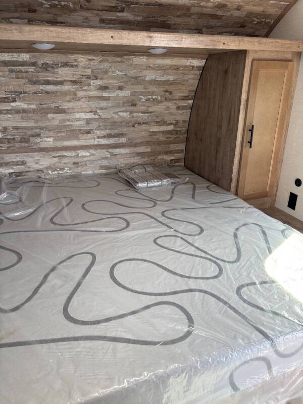 2025 Gulfstream 236RL