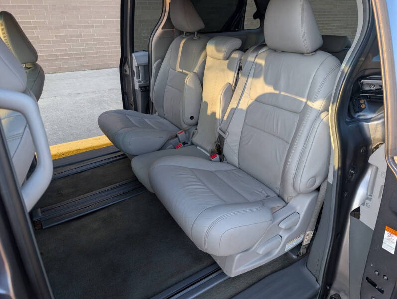 2017 Toyota Sienna XLE 8-Passenger