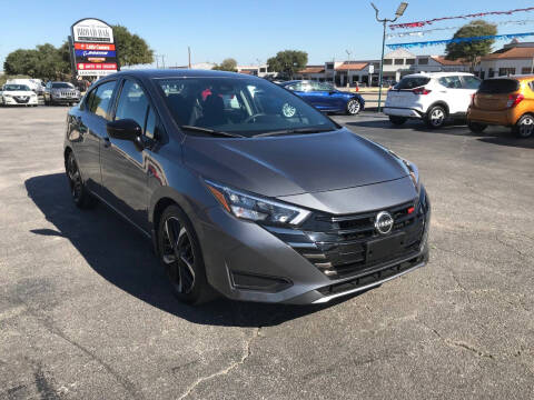 2023 Nissan Versa SR