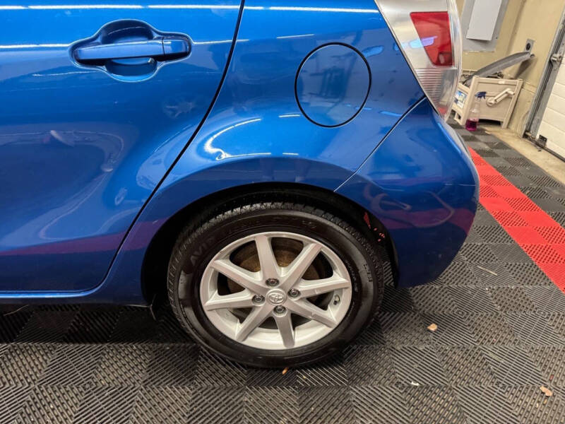 2014 Toyota Prius c Three