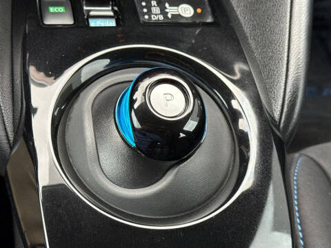 2022 Nissan LEAF SV