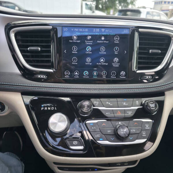 2018 Chrysler Pacifica Hybrid Limited