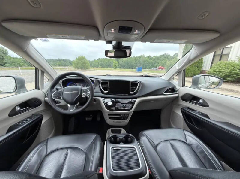 2022 Chrysler Pacifica Touring L