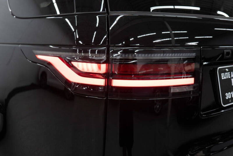 2023 Land Rover Discovery P300 S R-Dynamic