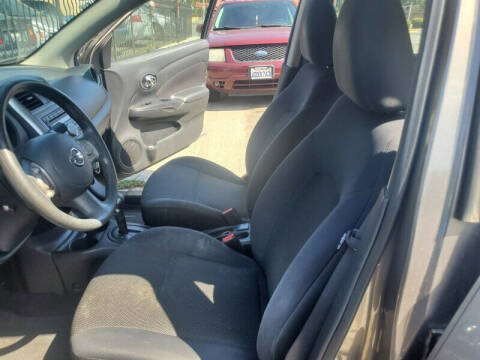 2013 Nissan Versa 1.6 SL