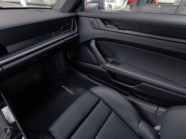 2025 Porsche 911 Carrera