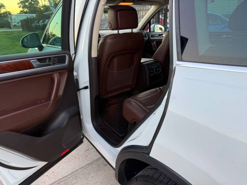 2013 Volkswagen Touareg TDI Lux