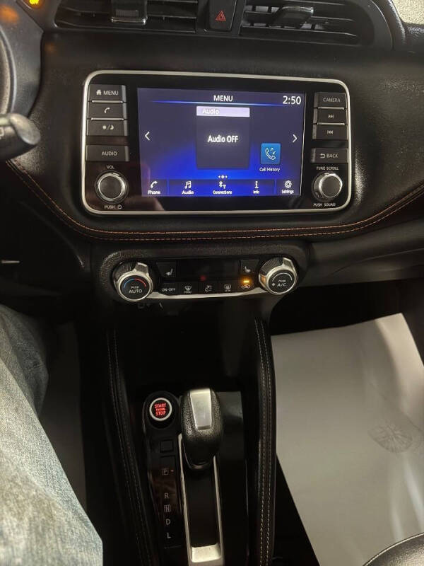 2019 Nissan Kicks SR