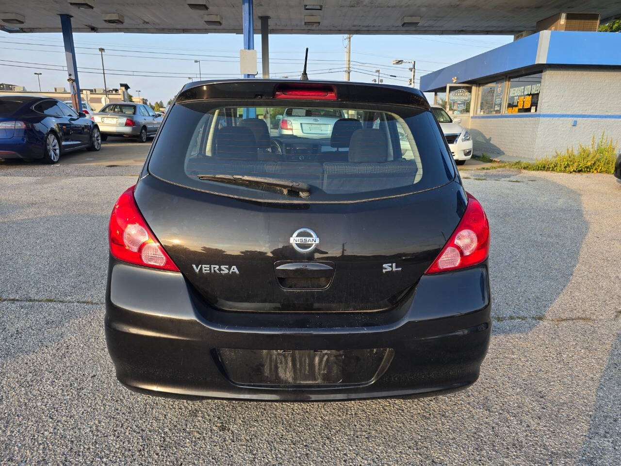 2011 Nissan Versa for sale at QUEENSGATE AUTO SALES in York, PA