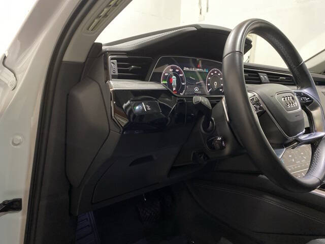 2024 Audi Q8 e-tron quattro Premium Plus