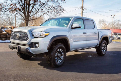 2019 Toyota Tacoma for sale at CROSSROAD MOTORS in Caseyville IL