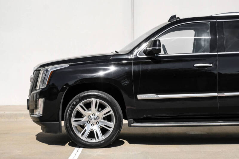 2016 Cadillac Escalade ESV Luxury Collection