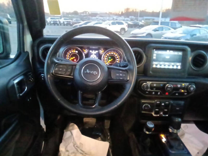 2023 Jeep Gladiator Sport