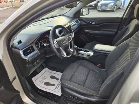 2017 GMC Acadia SLE-2