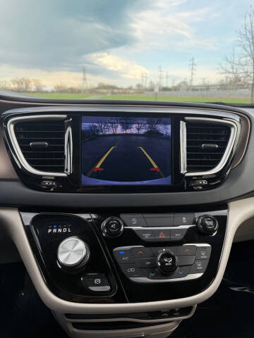 2017 Chrysler Pacifica Touring