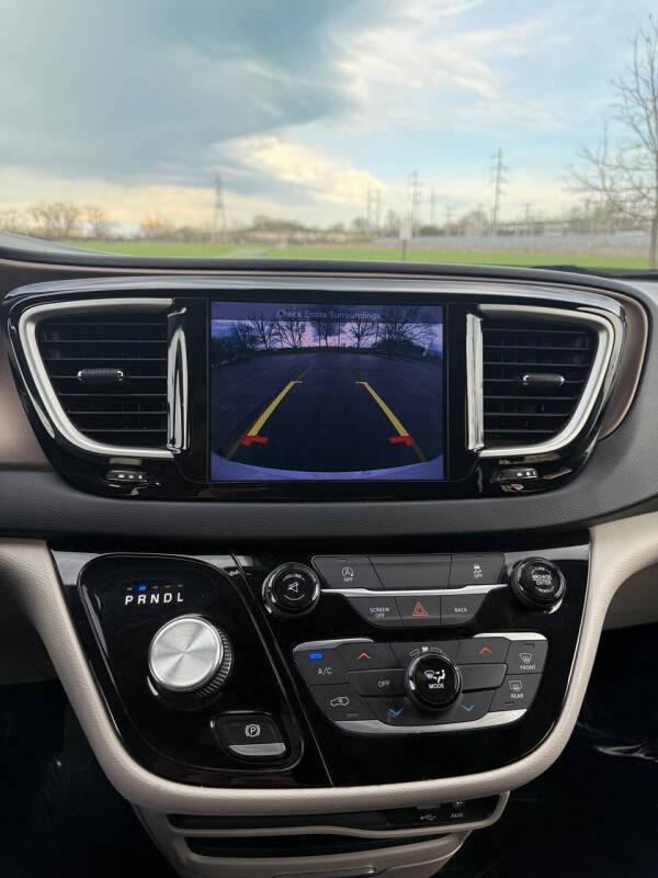 2017 Chrysler Pacifica Touring