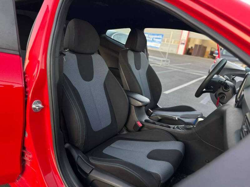 2019 Hyundai Veloster