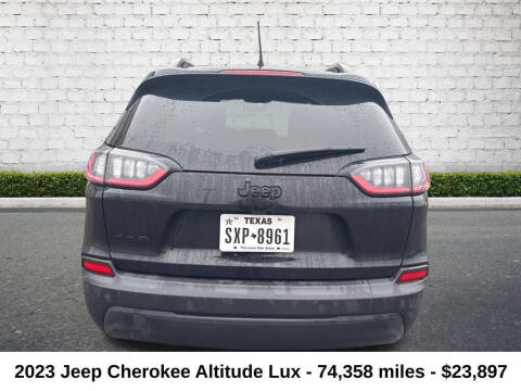 2023 Jeep Cherokee Altitude Lux